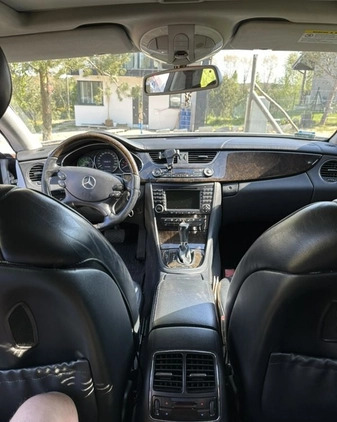 Mercedes-Benz CLS cena 38500 przebieg: 268000, rok produkcji 2004 z Gdynia małe 106